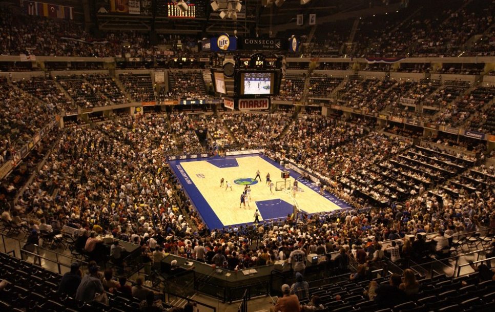 Estados Unidos contó con el apoyo del público local en el Mundial de 2002, pero al final no le sirvió de nada. Foto: fiba.basketball