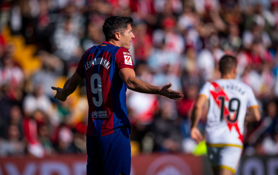 Robert Lewandowski durante el partido ante el Rayo Vallecano / Foto: @FCBarcelona