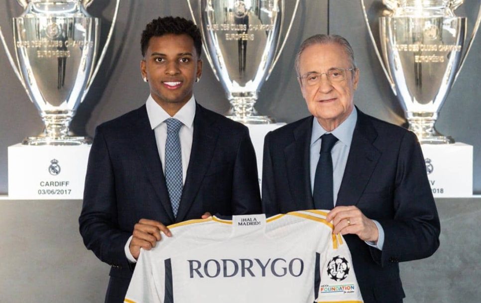 Rodrygo Goes ha renovado su vínculo con el Real Madrid hasta junio de 2028. El atacante brasileño ha marcado 39 dianas en 179 apariciones de blanco, y ha ganado una Copa de Europa, dos ligas, dos Copas del Rey, una Supercopa de España, una Supercopa UEFA y una Copa Mundial de Clubes de la FIFA. – Foto: Real Madrid