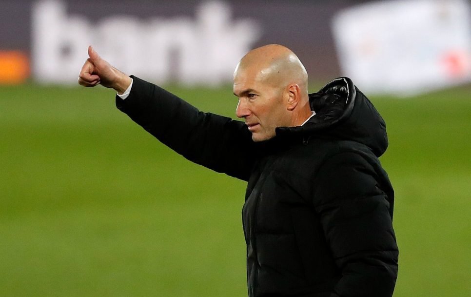 Zinedine Zidane y Rúben Amorim están en la pole para substituir a Erik ten Hag el banquillo del Manchester United, lo cual hoy en día parece ser una apuesta de mucho riesgo para cualquier entrenador, por el momento crítico que vive la entidad de Old Trafford. – Foto: Marca.