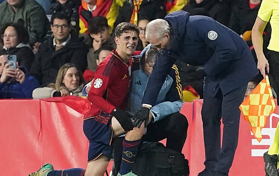 Gavi se rompió el ligamento cruzado de su rodilla diestra, en el último partido eliminatorio rumbo a la Euro, frente a Georgia, y será baja por larga duración. Foto: Imago