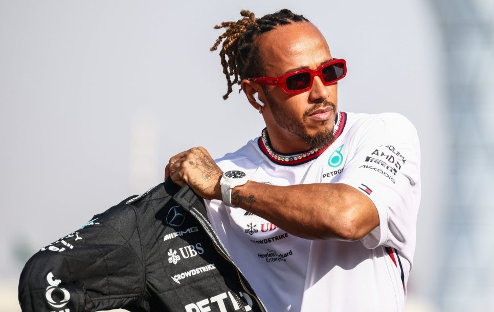 Lewis Hamilton valoró positivamente el curso 2023 y se manifestó optimista de cara a lo que pueda desarrollar Mercedes para 2024. Fuente: Imago – Beata Zawrzel