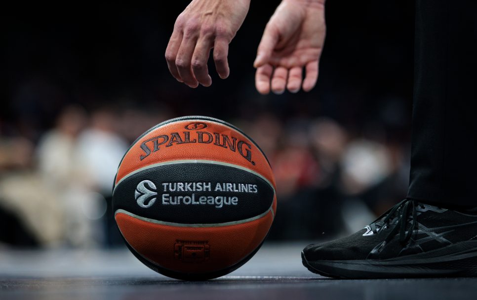 Imagen balón de la Euroliga / Fuente: Aitor Arrizabalaga/Euroleague Basketball via Getty Images