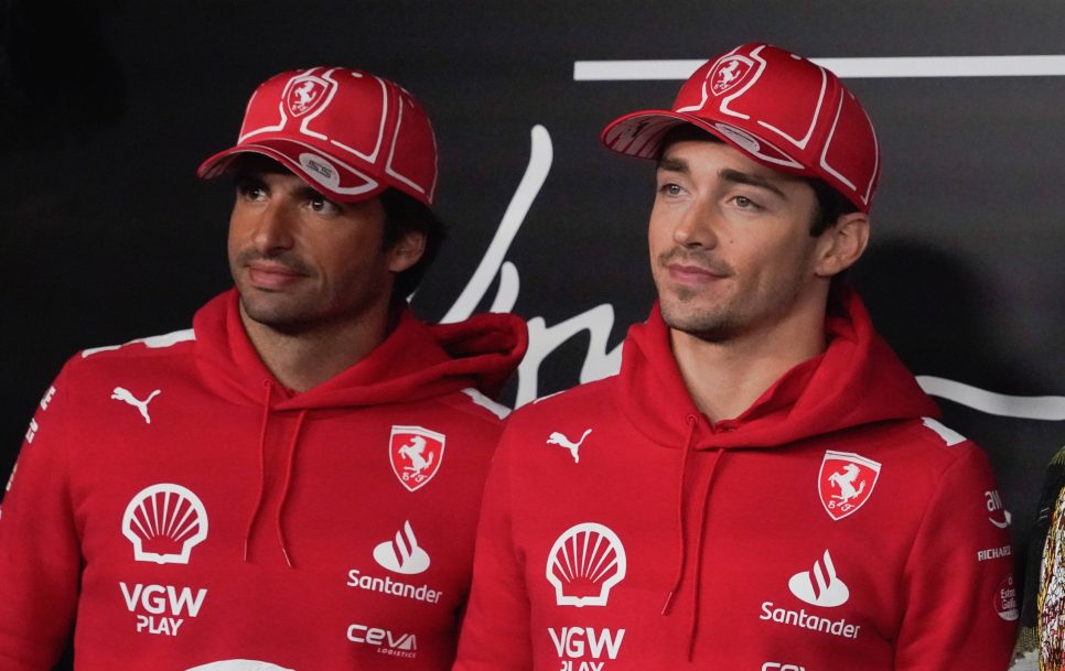 Carlos Sainz y Charles Leclerc, pilotos de Ferrari | Foto: Imago