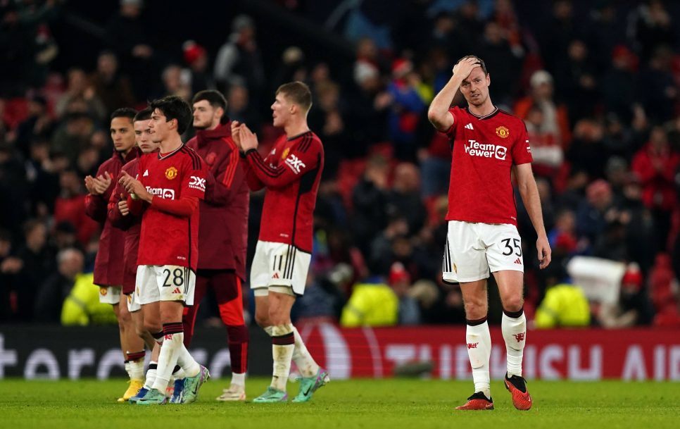 Los jugadores del Manchester United, cabizbajos tras la eliminación en Champions | Foto: Imago