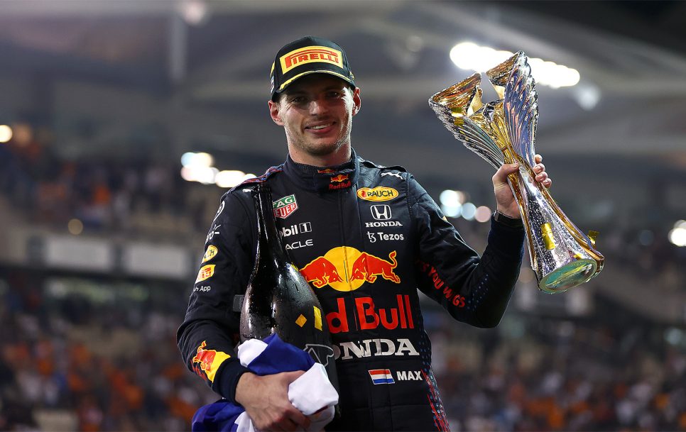 Tras concluir el Mundial 2023 de Fórmula 1 con 575 puntos, Max Verstappen tendrá que pagar 1.217.900 euros a la FIA por la Superlincia. | Foto: Twitter Oracle Red Bull Racing @redbullracing