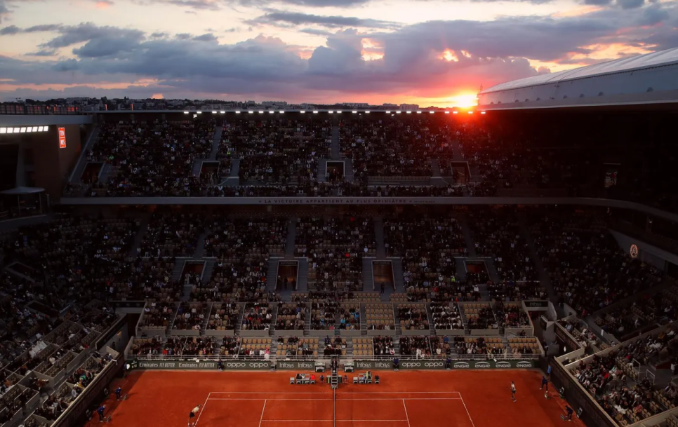 Imagen de Roland Garros de noche / Fuente: ATP