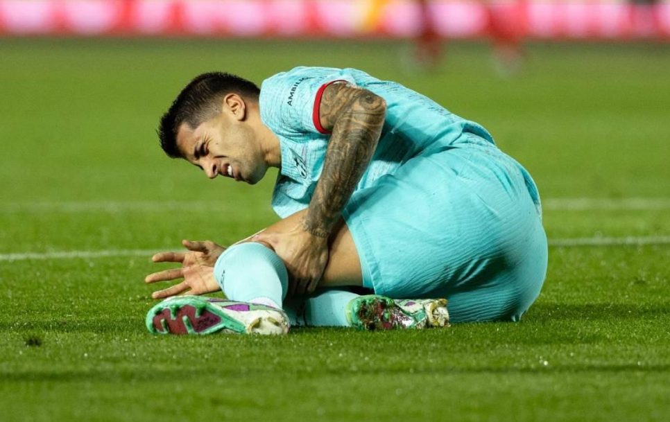 Momento de la lesión de Joao Cancelo / Fuente: FCB