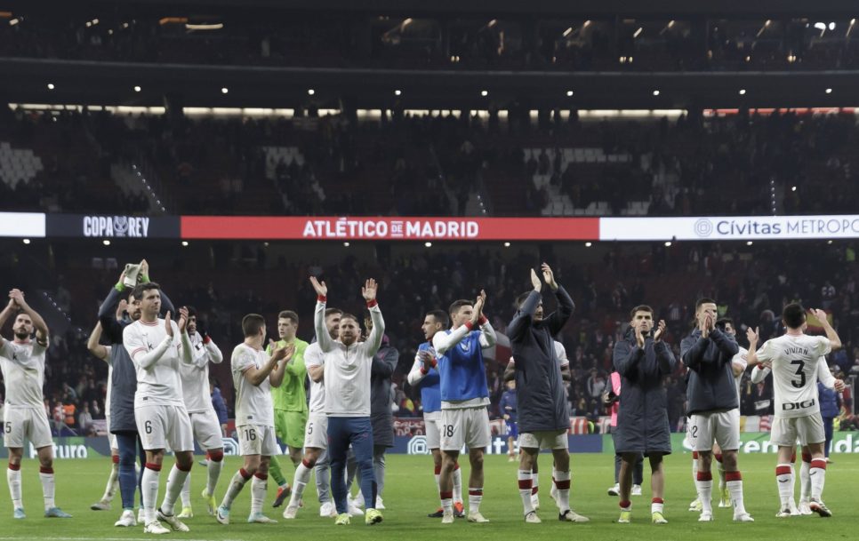 Los jugadores del Athletic celebran la victoria en el Metropolitano. / Fuente: IMAGO / AFLOSPORT