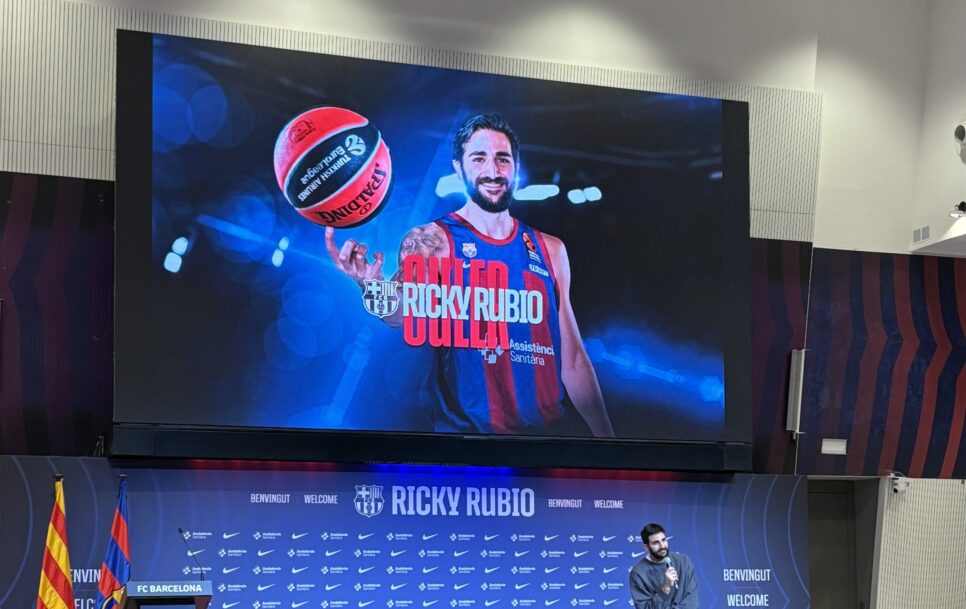 Ricky durante su presentación con el Barcelona / Fuente: OlyTV