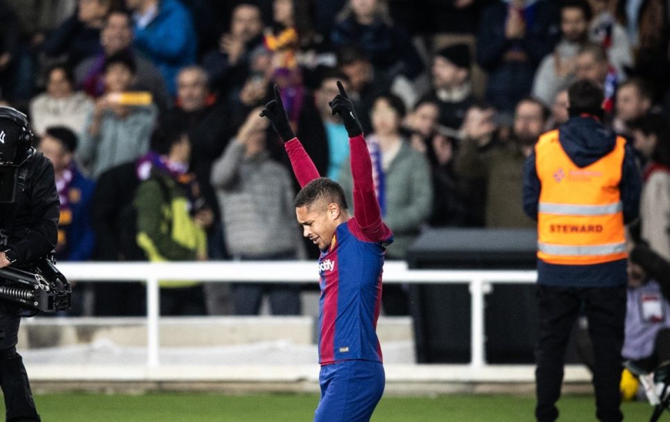 Vitor Roque celebrando su primer gol con el Barça. / Fuente: Ricardo Nogueira