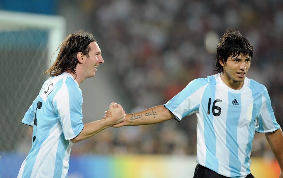 Leo Messi y el Kun Agüero juntos en 2008 / Fuente: Imago