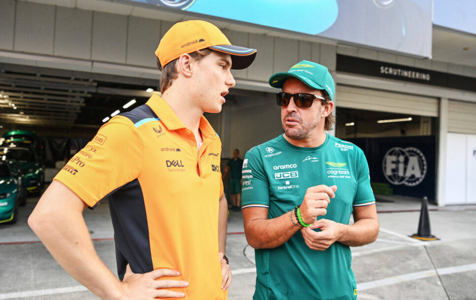 Oscar Piastri ha vaticinado que Fernando Alonso recalará en Mercedes. | Fuente: Imago – Mark Sutton