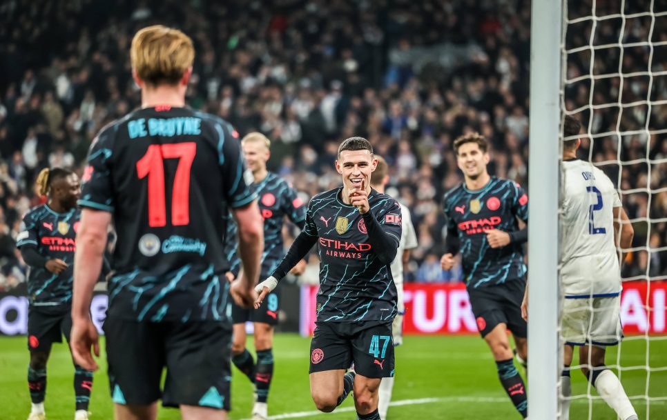 Phil Foden celebra con De Bruyne el gol marcado ante el FC Copenhague. / Fuente: IMAGO / Gonzales Photo