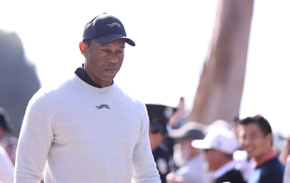 Tiger Woods se vio aquejado por sus molestias lumbares en su regreso. | Fuente: Imago.