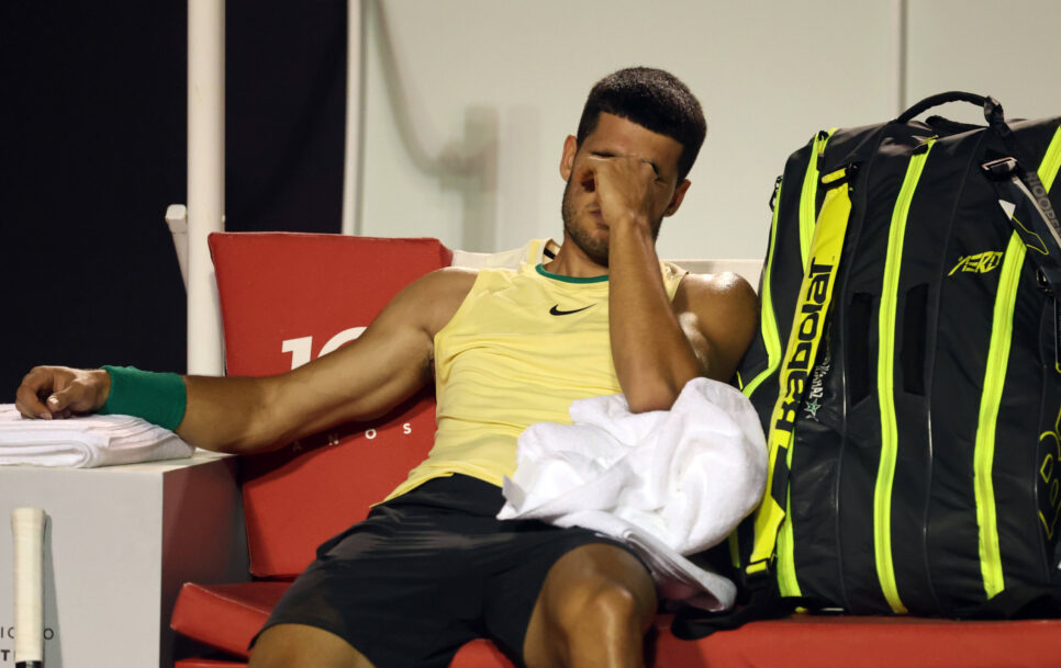 Carlos Alcaraz se retiró lesionado ante Thiago Monteiro y no podrá defender sus 300 puntos de finalista en el Rio Open. | Fuente: Imago