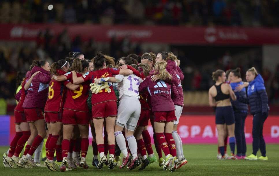 Las jugadora de la selección española celebrando el pase a la final de la Nations League / Fuente: IMAGO / Goal Sports Images