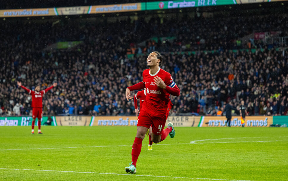 Virgil Van Dijk marcó el gol de la consagración ante el Chelsea en la prórroga de Wembley. | Fuente: Imago