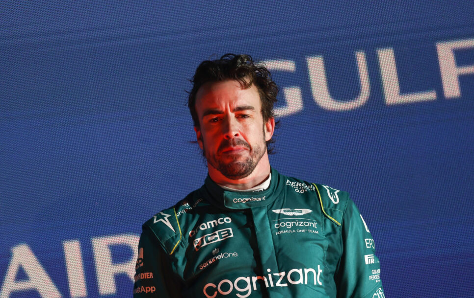 Fernando Alonso fue sancionado durante el Australian GP por una maniobra ante George Russell. | Imago – Jakub Porzycki
