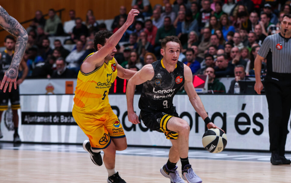 Lenovo Tenerife y Gran Canaria vuelven a enfrentarse este domingo en la Liga ACB. / Fuente: David Ramirez – IMAGO / NurPhoto