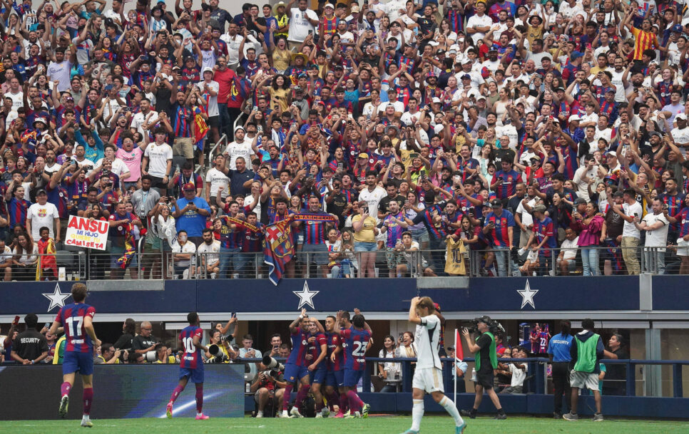 El Barcelona celebrando un gol ante el Real Madrid durante la pretemporada / Fuente: Imago