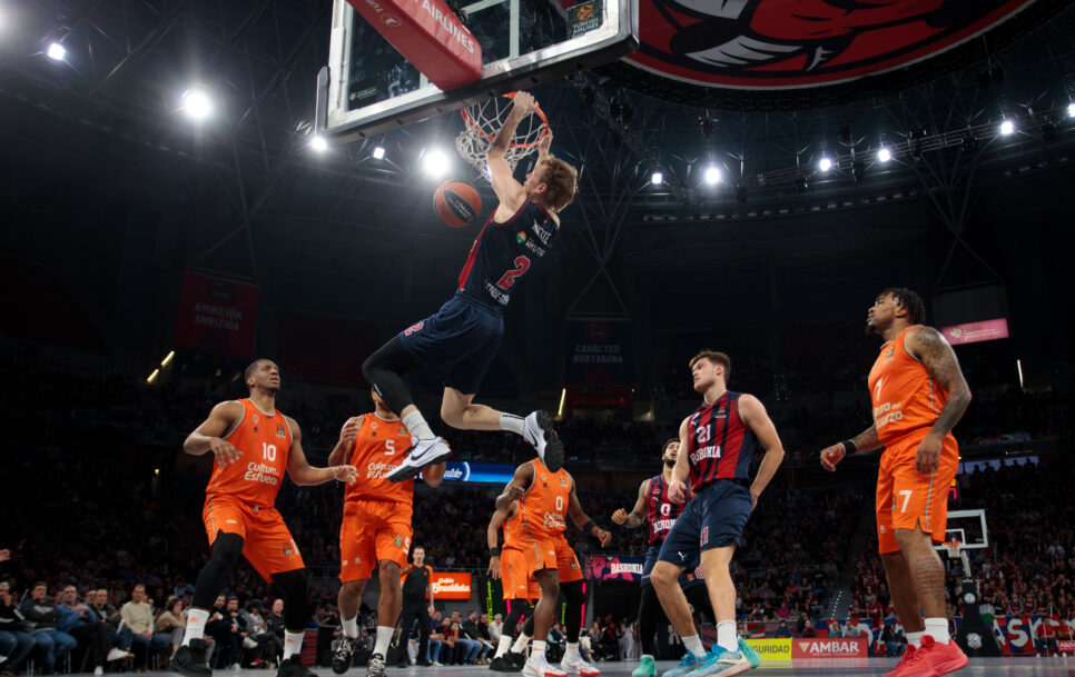 Sander Raieste en el partido entre Baskonia y Valencia Basket / Fuente: Getty