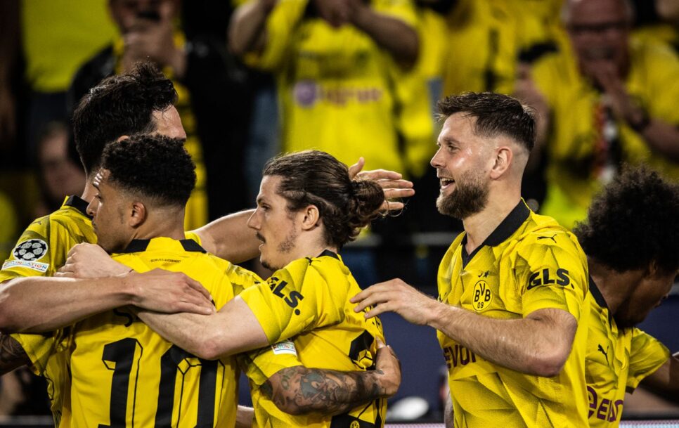 Los jugadores del Dortmund celebran el gol de la victoria por la mínima ante el PSG. / Foto: Ricardo Nogueira