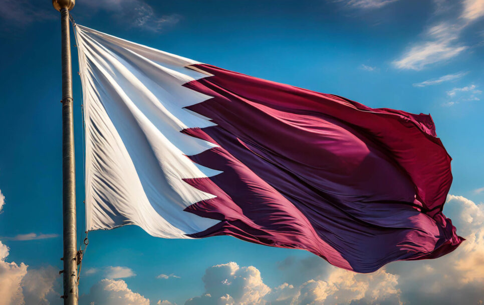 Bandera de Qatar ondeando / Fuente: OlyTV