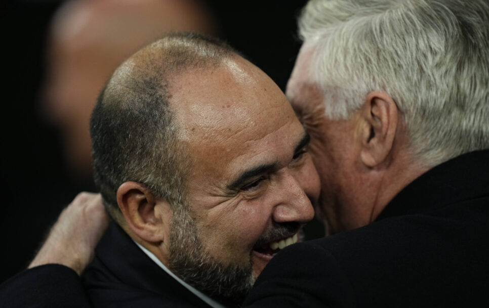 Chus Mateo junto a Carlo Ancelotti en el Bernabéu / Fuente: Imago