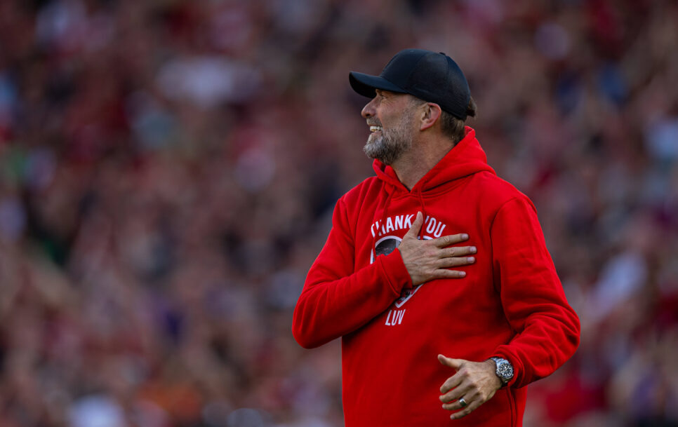 Jürgen Klopp se marcha vitoreado del Liverpool | Fuente: Imago