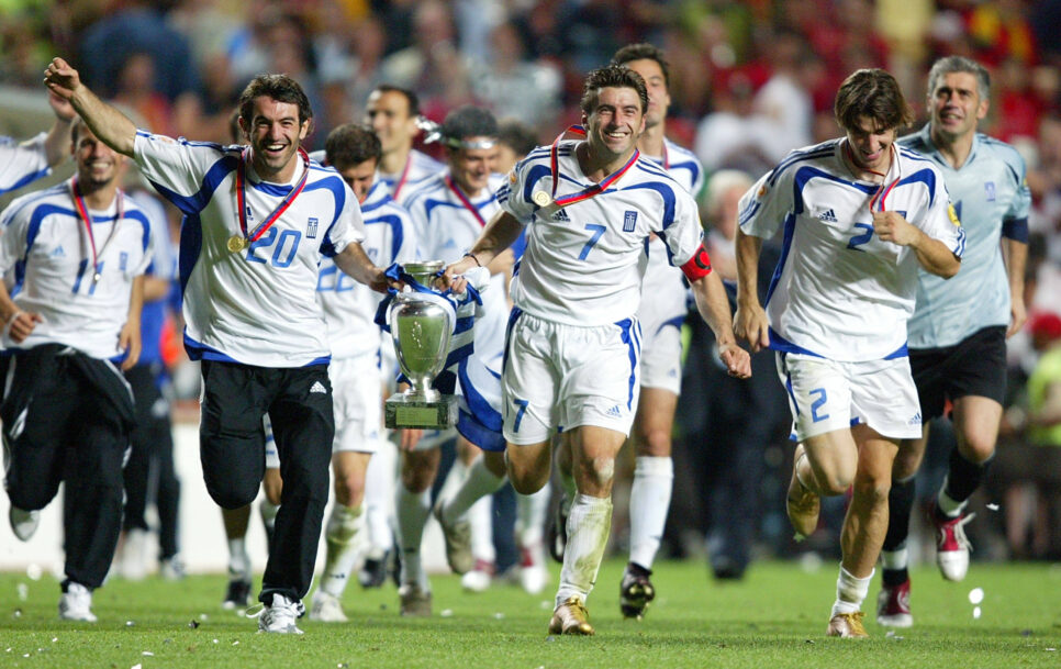 Grecia firmó una de las grandes sorpresas en la historia del fútbol europeo, al ganar la Eurocopa de Portugal 2004. | Fuente: Imago.