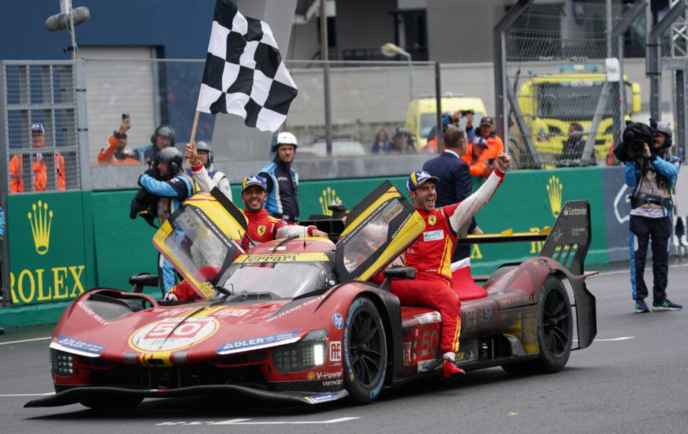 Ferrari y Miguel Molina celebran la victoria en las 24 horas de Le Mans | Fuente: Imago