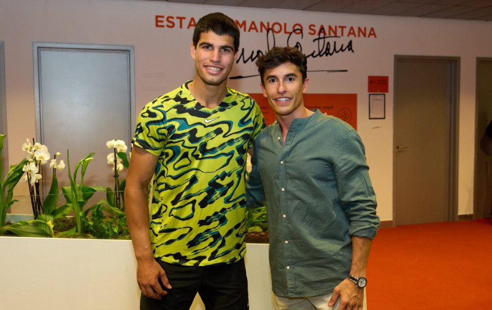 Carlos Alcaraz junto a Marc Márquez durante el torneo de tenis en Madrid / Fuente: @MarcMarquez