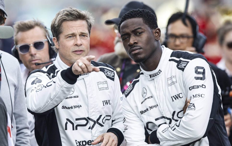 Brad Pitt y Damson Idris en el circuito de Silverstone, durante la grabación del largometraje ‘F1’. / Foto: IMAGO / PanoramiC