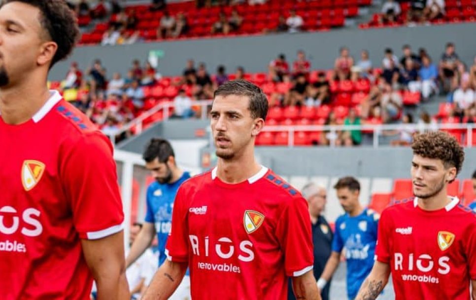 Jugadores del Terrassa saltando al terreno de juego / Fuente: Terrassa FC